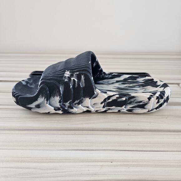 Adidas Originals Adilette 22 Men's Slide Carbon Aluminium Silver Size 6 - Picture 3 of 9